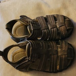 Carter's brown fisherman sandals sz 7.